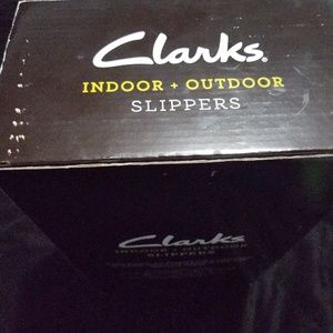 Clark's slippers NWOT